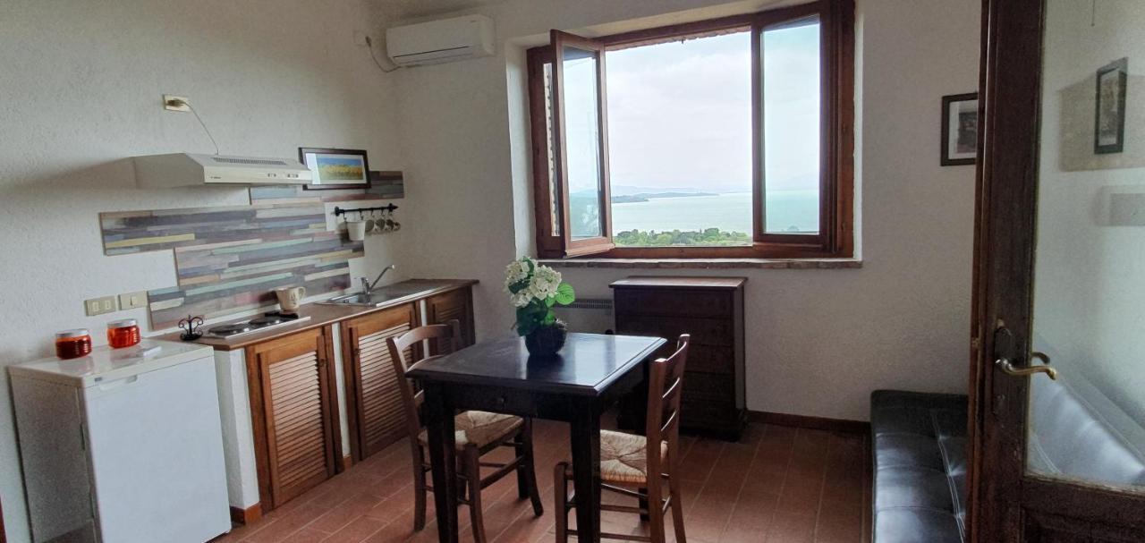 Poloturisticoumbria Rustico Con Piscina Vista Lago Passignano sul Trasimeno Ngoại thất bức ảnh